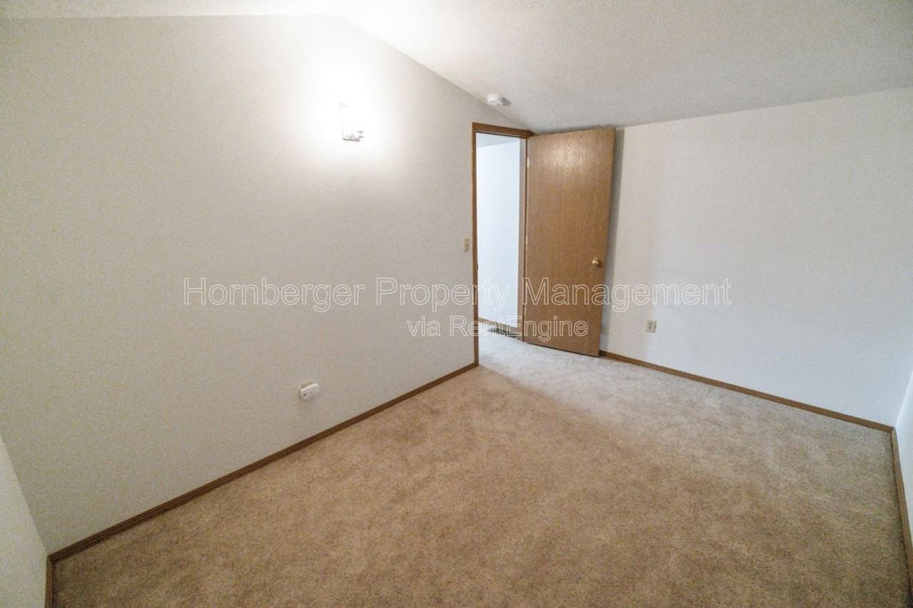 1603 E 33rd Ave #1603 - Photo 6 of 37