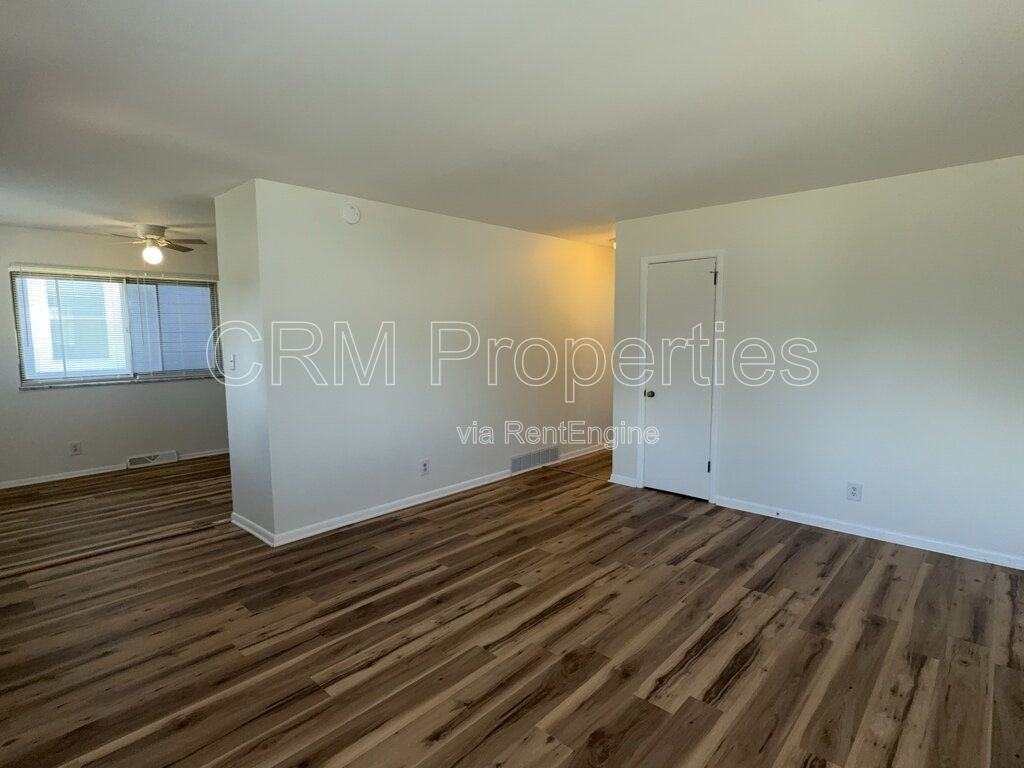 3542 Graceland Ave - Photo 2 of 26