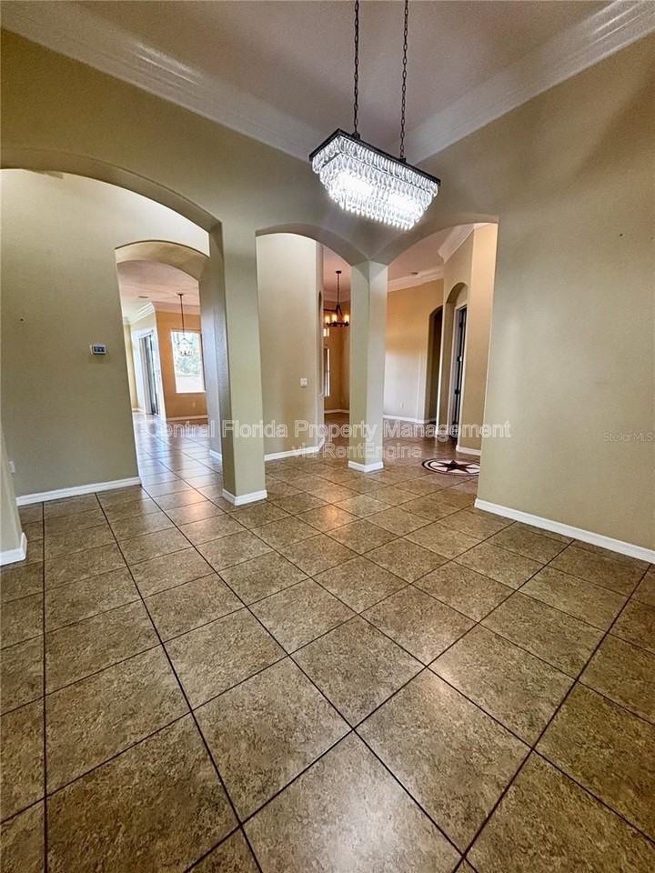 16127 Bristol Lake Cir - Photo 7 of 42