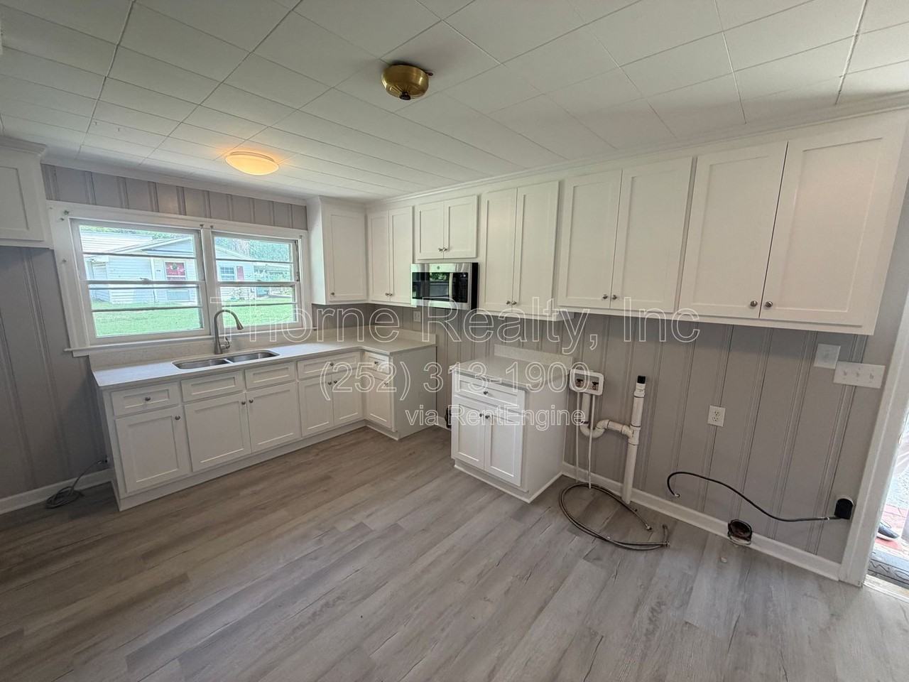 1730 W Wilson St - Photo 2 of 10