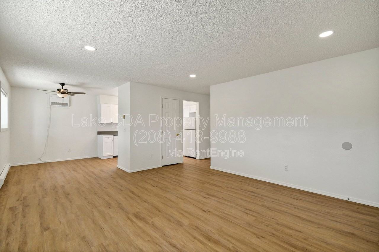 205 E Boise Ave #B - Photo 4 of 17