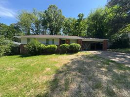 featured image of 1513 Maria Dr