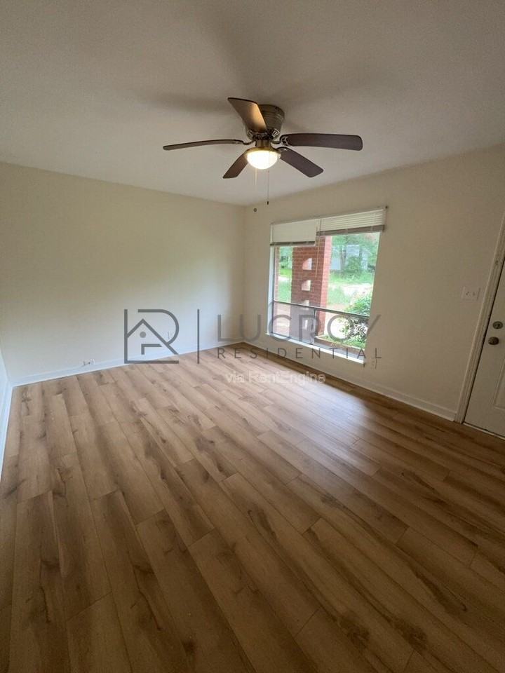 1513 Maria Dr - Photo 2 of 11