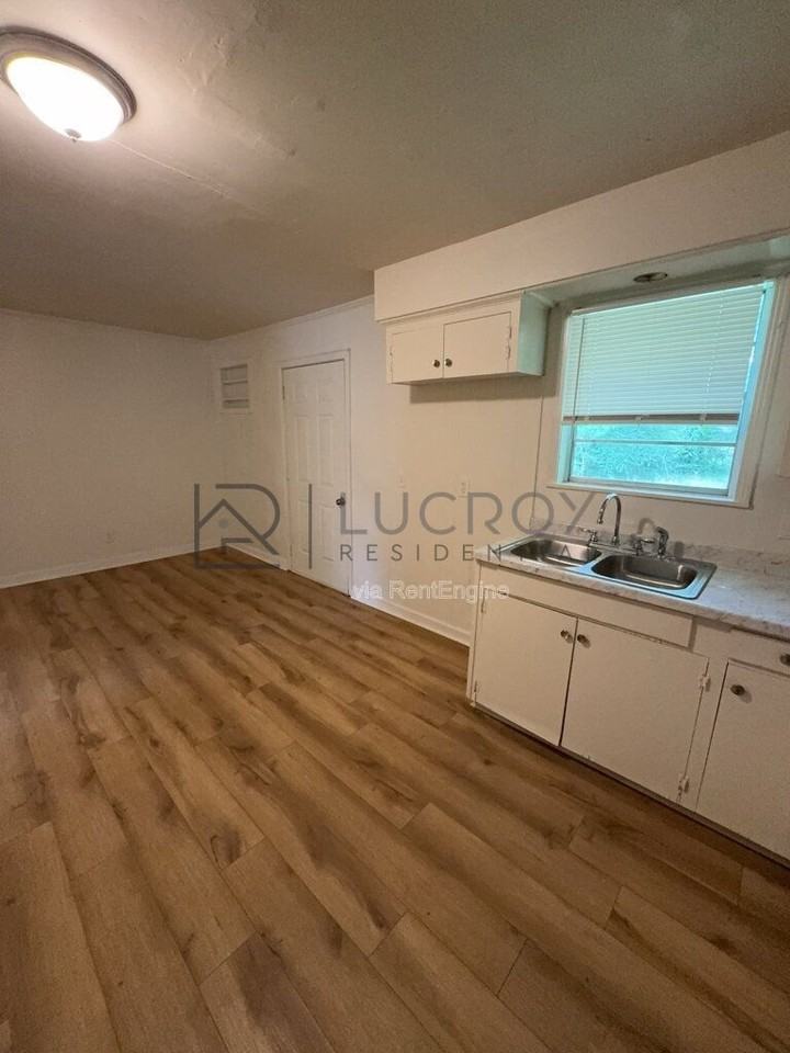 1513 Maria Dr - Photo 3 of 11
