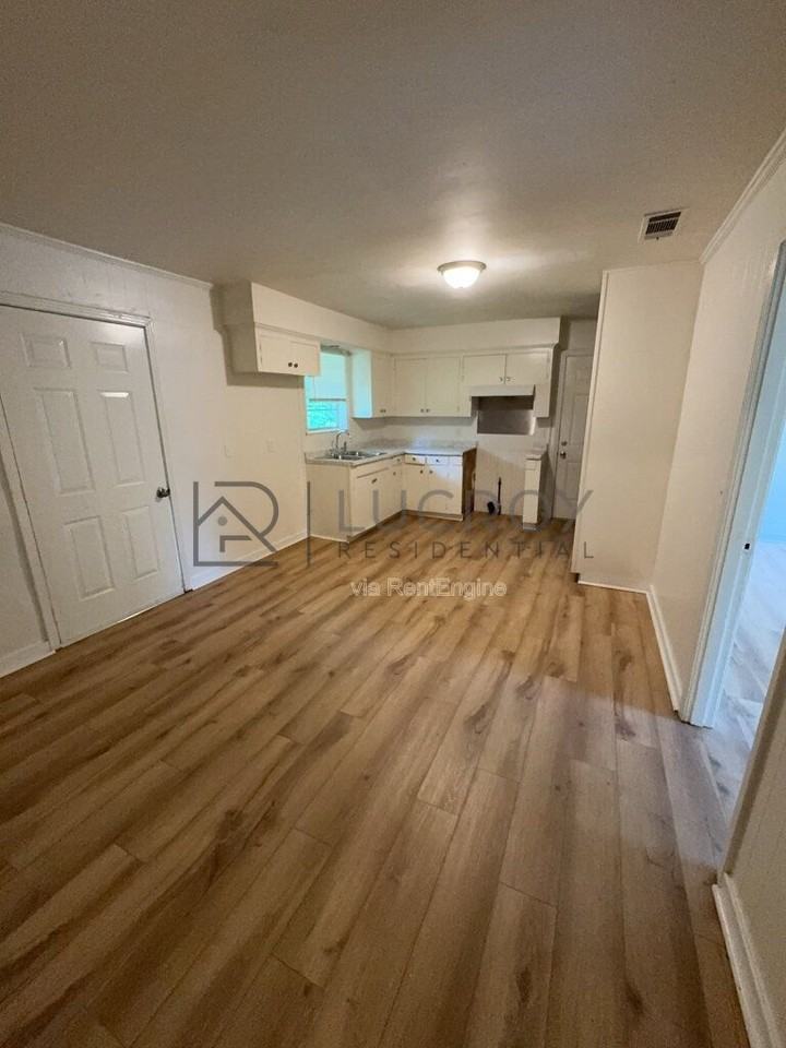 1513 Maria Dr - Photo 4 of 11