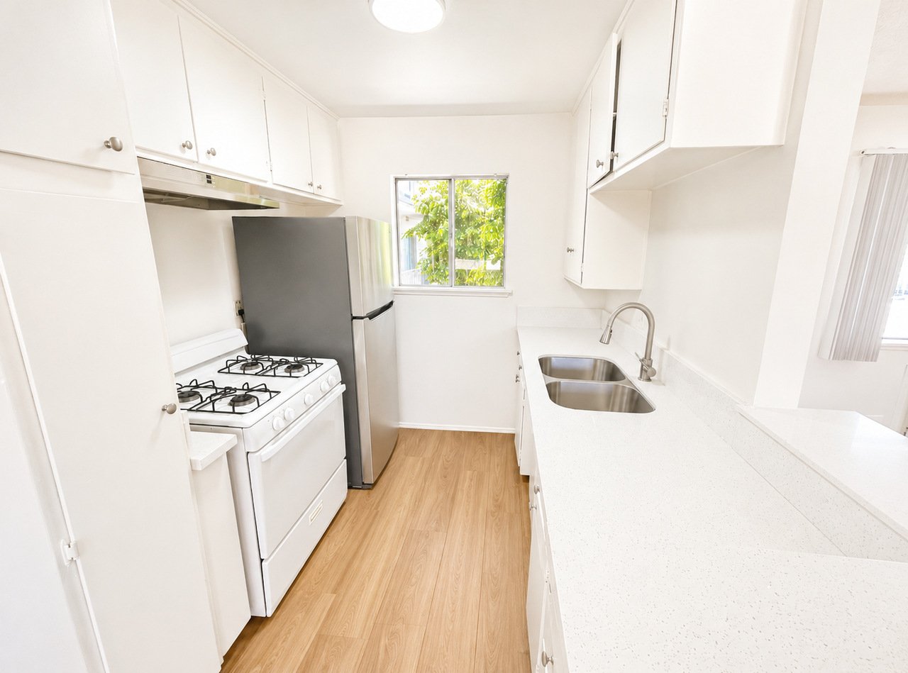 14311 Addison St - Photo 6 of 13
