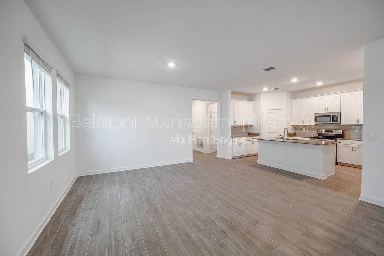 11629 Language Way - Photo 4 of 30