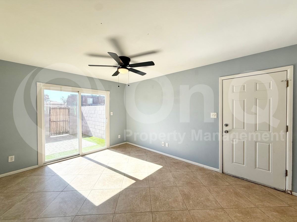 8051 N 32nd Ln - Photo 5 of 17