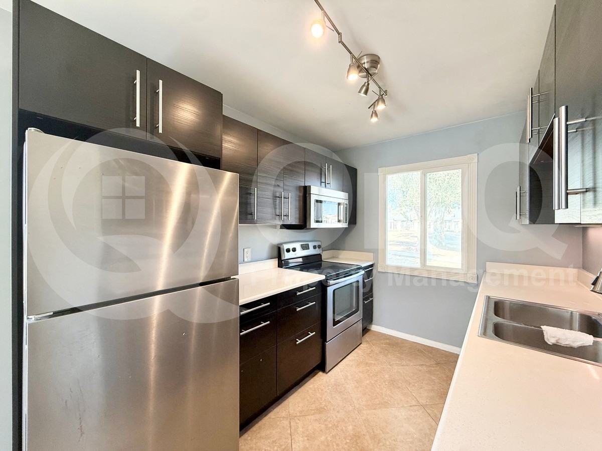 8051 N 32nd Ln - Photo 7 of 17