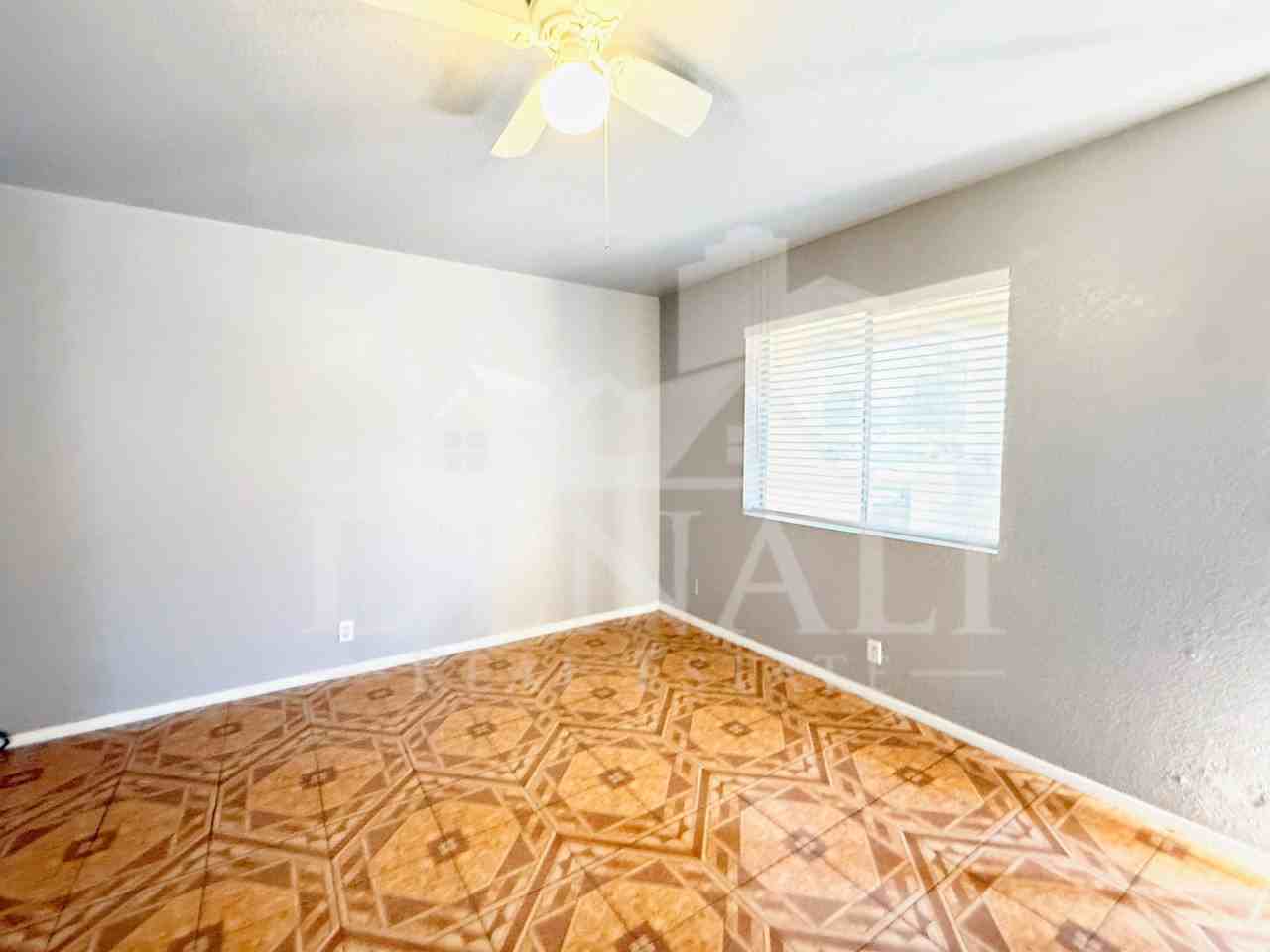 624 E Marilyn Ave #1 - Photo 5 of 12