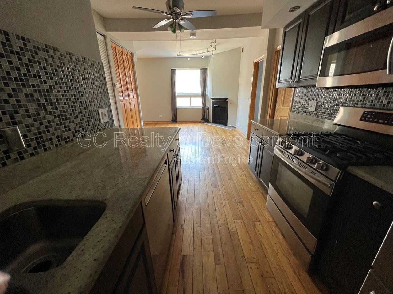 2145 N Lakewood Ave #3NR - Photo 4 of 17