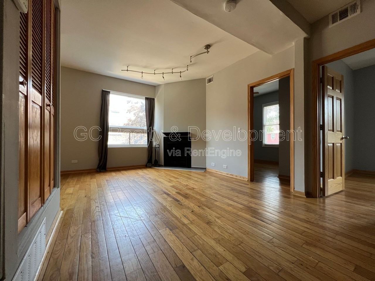 2145 N Lakewood Ave #3NR - Photo 6 of 17