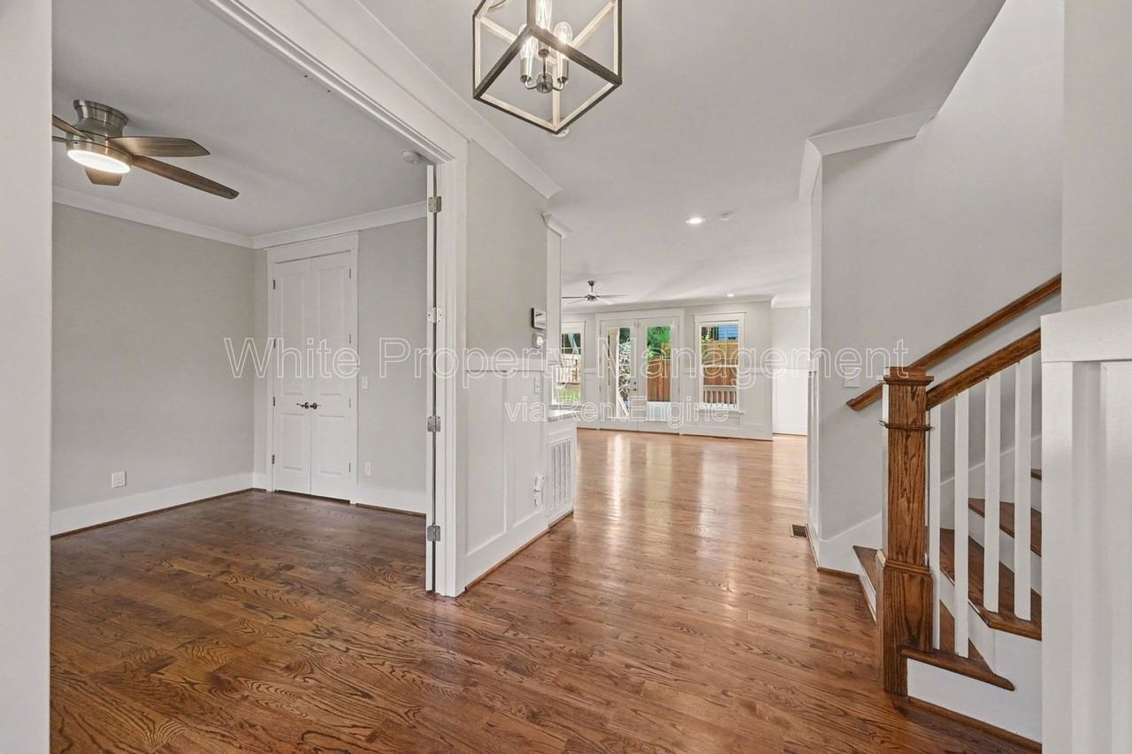 1919 Hamorton Pl - Photo 5 of 29