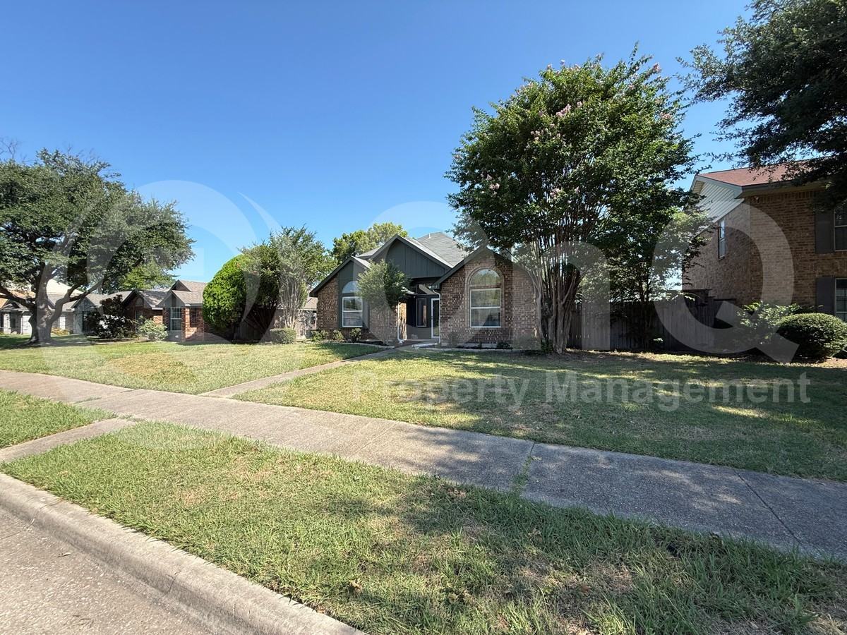 7913 Rice Dr - Photo 3 of 25