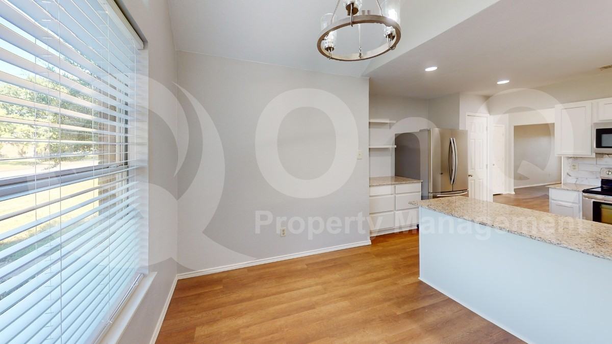 7913 Rice Dr - Photo 4 of 25