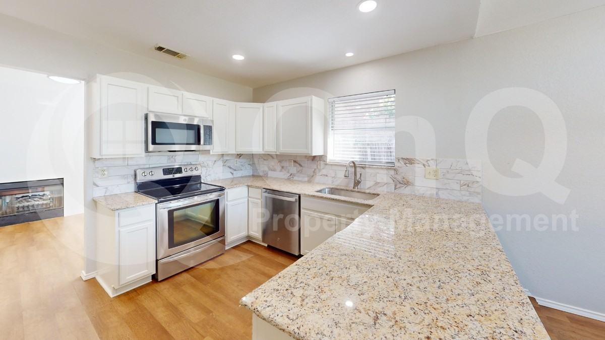 7913 Rice Dr - Photo 5 of 25