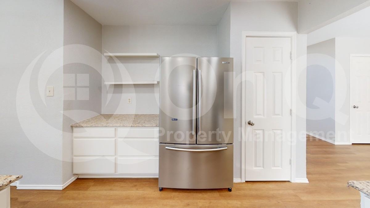 7913 Rice Dr - Photo 6 of 25