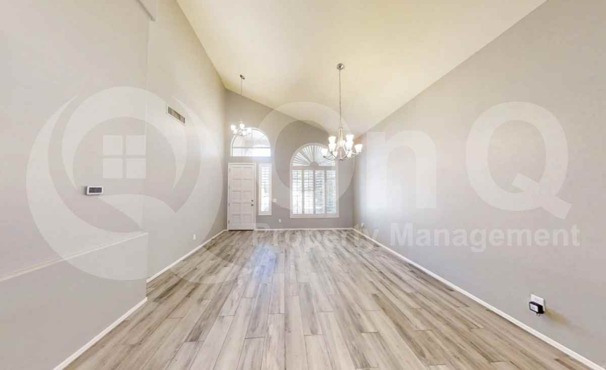4841 W Flint St - Photo 4 of 36