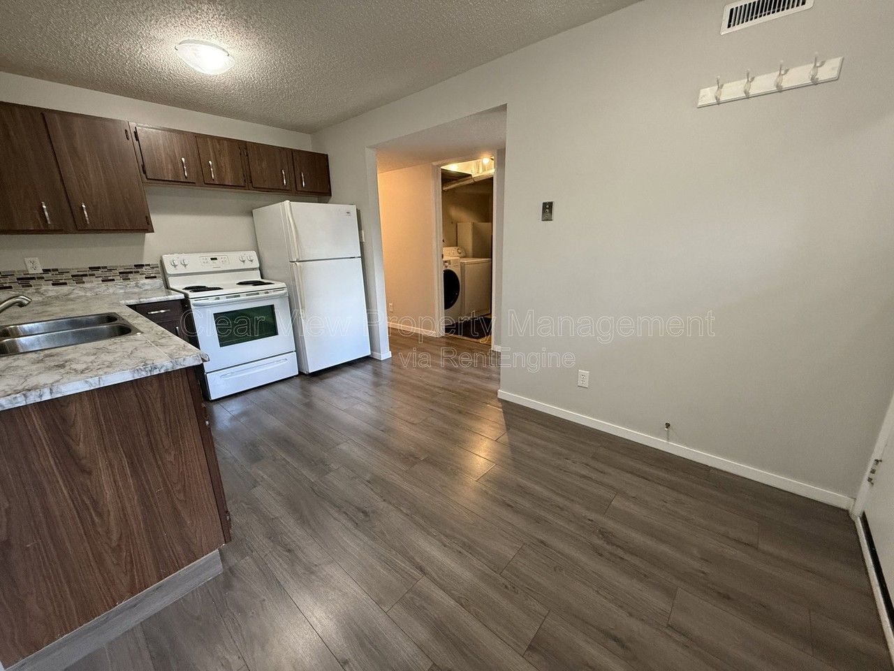 625 Columbia Blvd W #B - Photo 2 of 14
