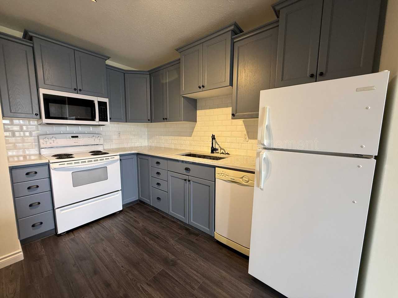 220 Mayor Magrath Dr N #5 - Photo 2 of 14