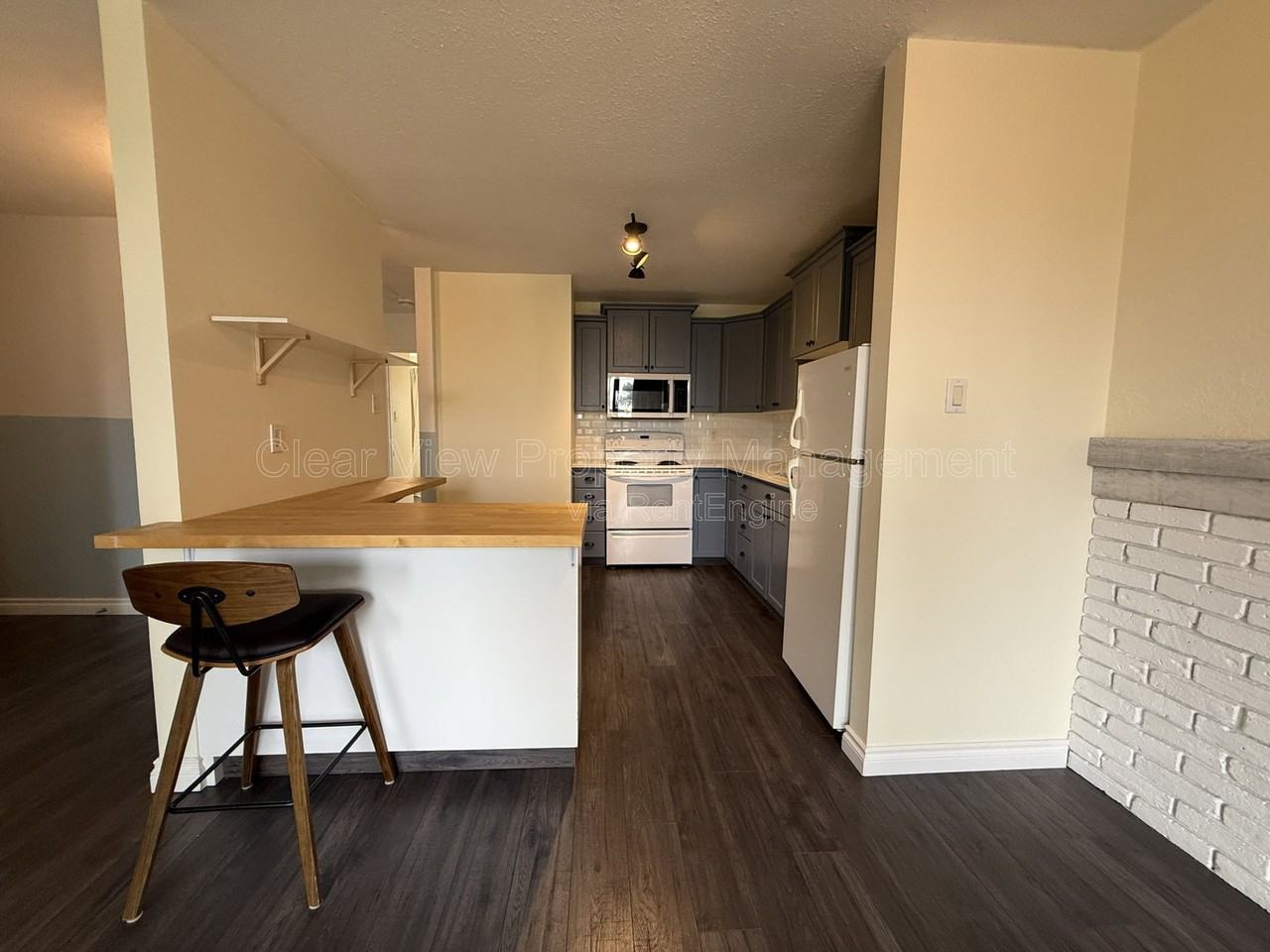 220 Mayor Magrath Dr N #5 - Photo 3 of 14