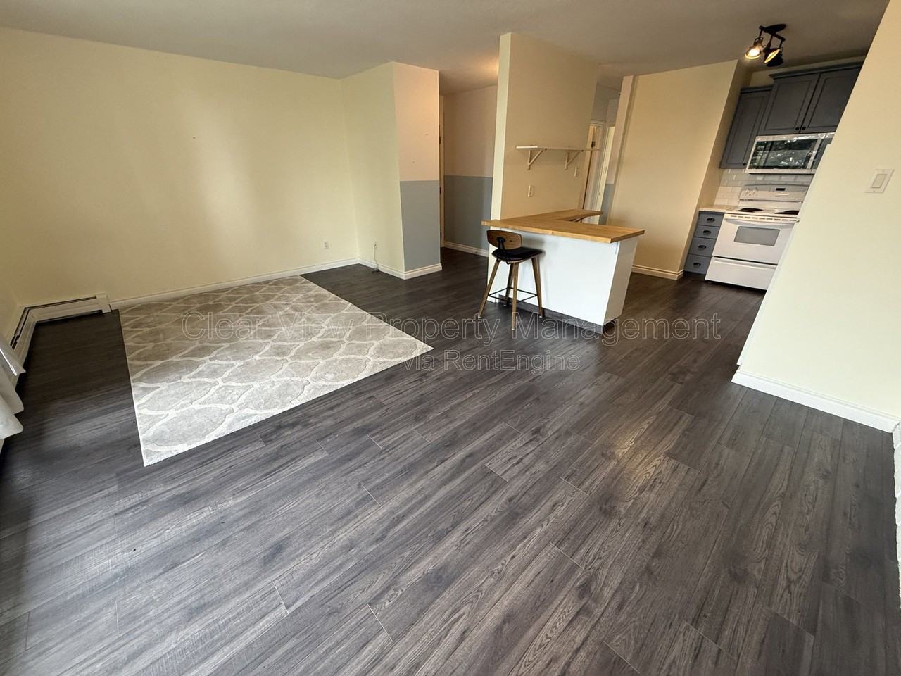 220 Mayor Magrath Dr N #5 - Photo 4 of 14