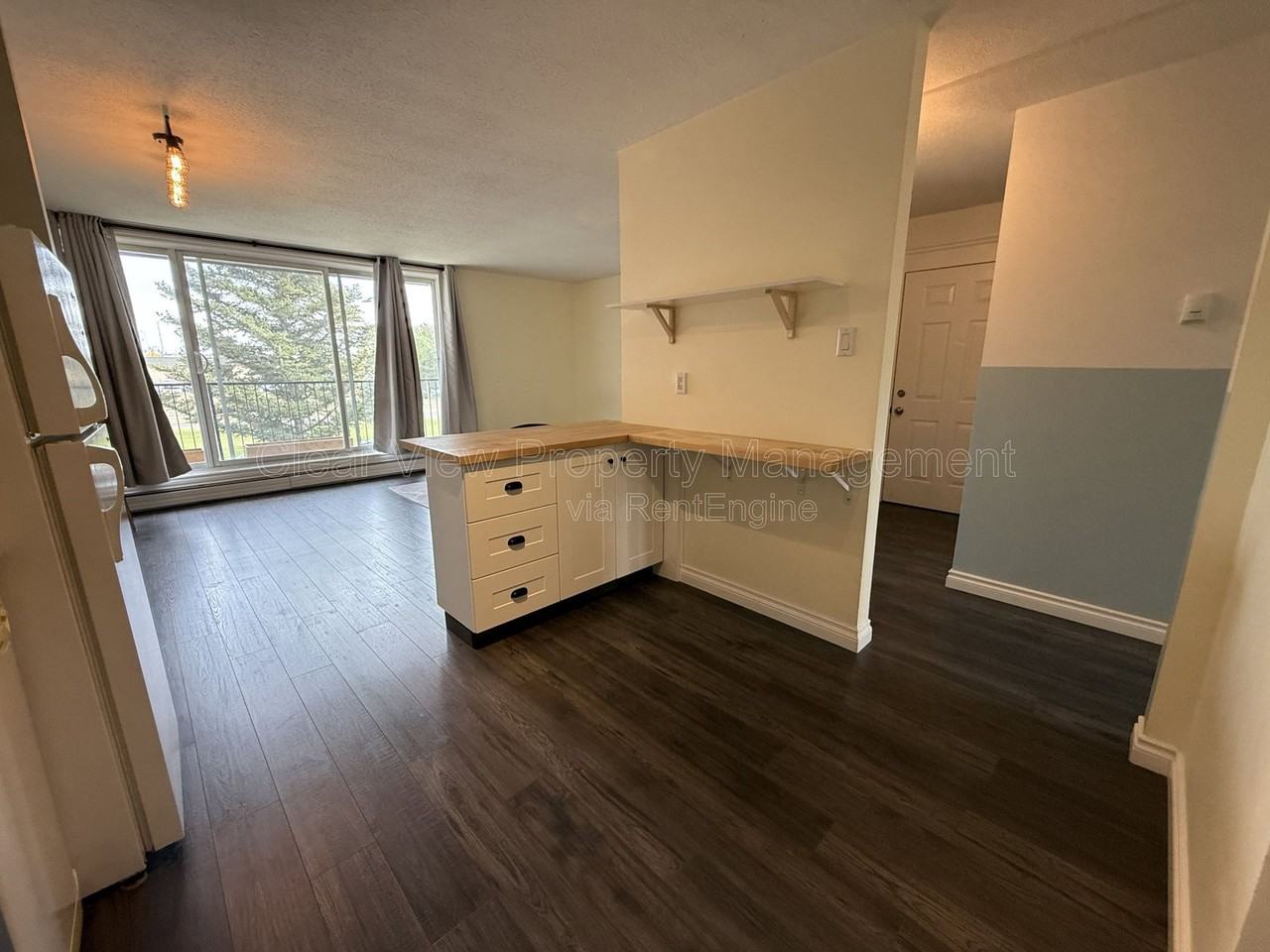 220 Mayor Magrath Dr N #5 - Photo 7 of 14