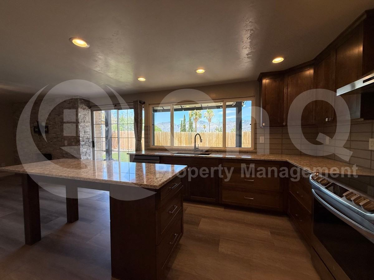 8601 E Calle Bolivar - Photo 6 of 46