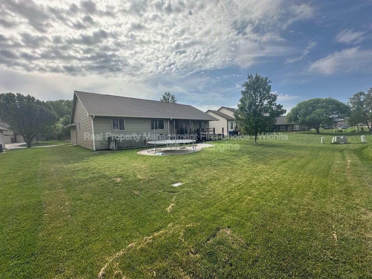 2109 N Newberry St - Photo 2 of 2