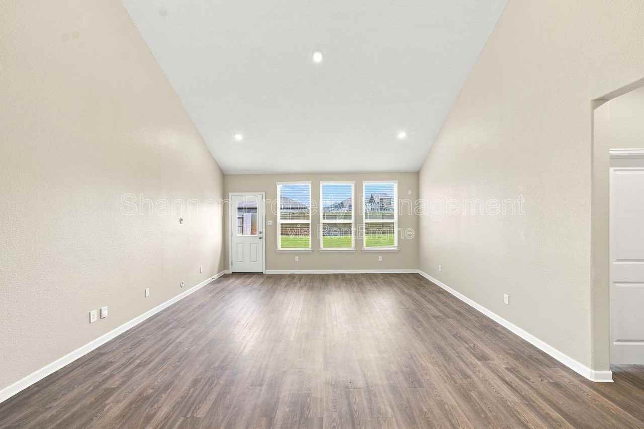 32311 Melbrooke Dr - Photo 5 of 34