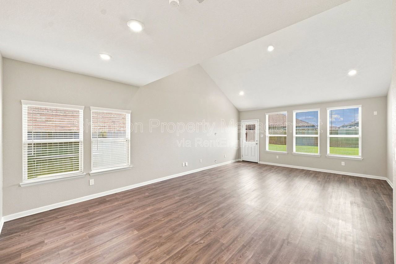 32311 Melbrooke Dr - Photo 6 of 34
