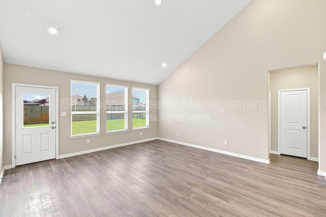 32311 Melbrooke Dr - Photo 7 of 34