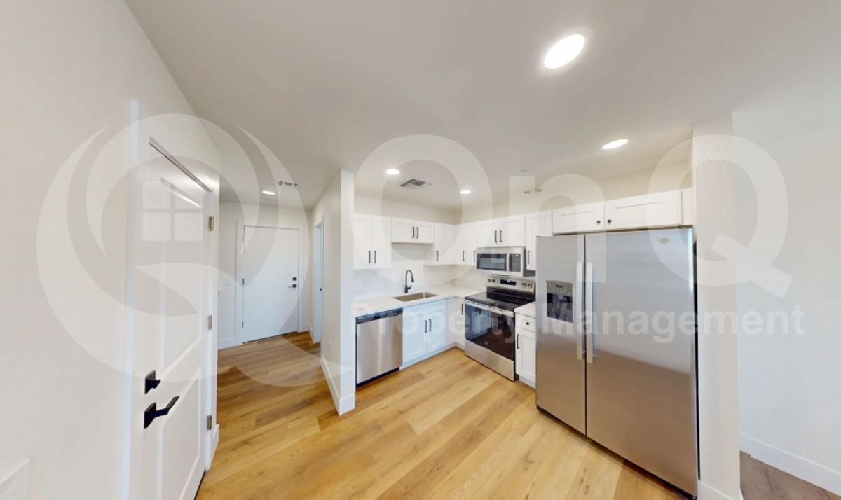 410 W Hadley St #3 - Photo 5 of 12