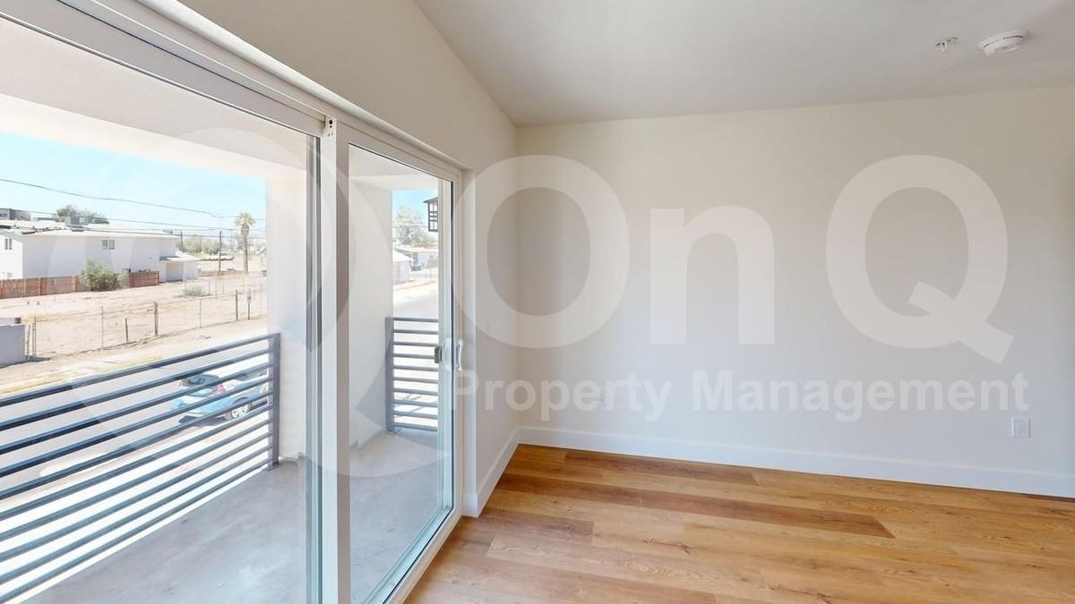 410 W Hadley St #3 - Photo 7 of 12