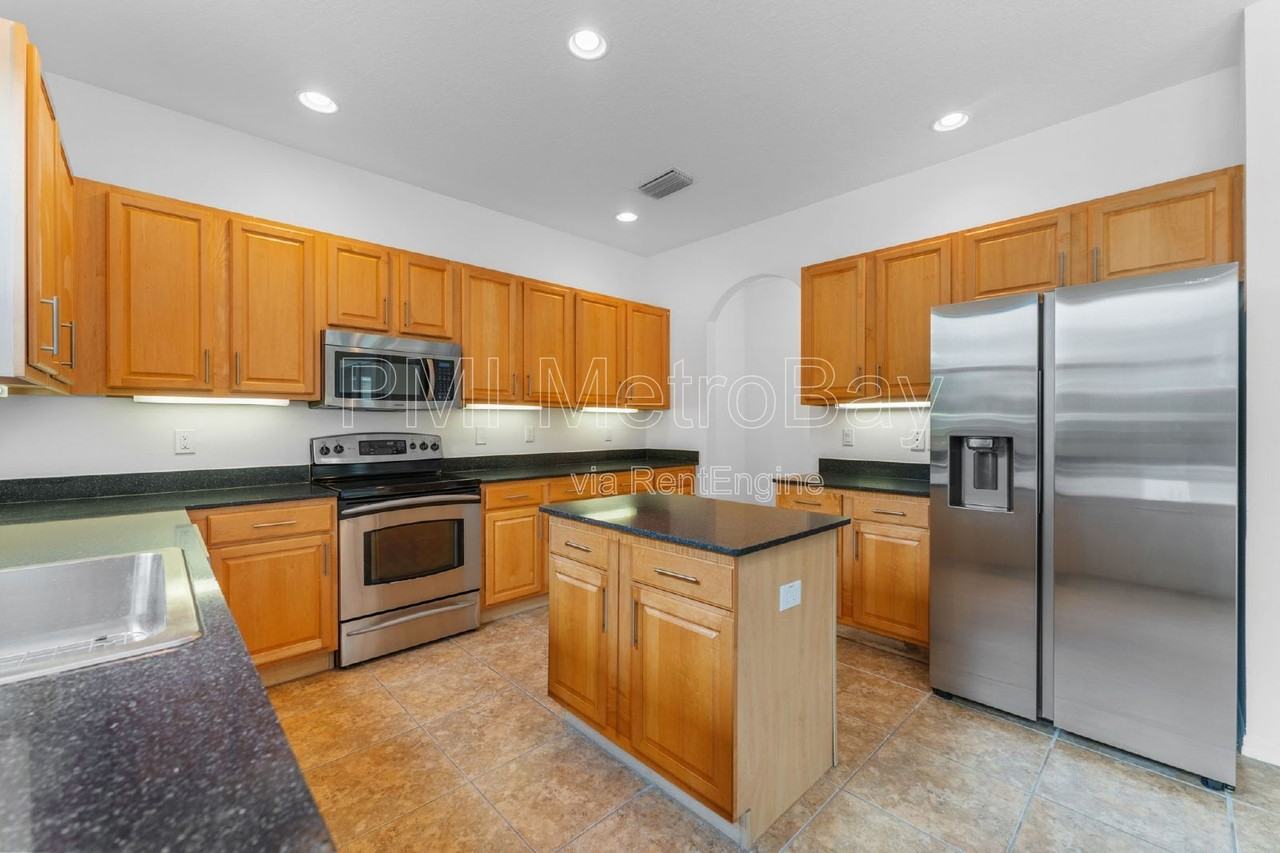 10886 Cory Lake Dr - Photo 2 of 50