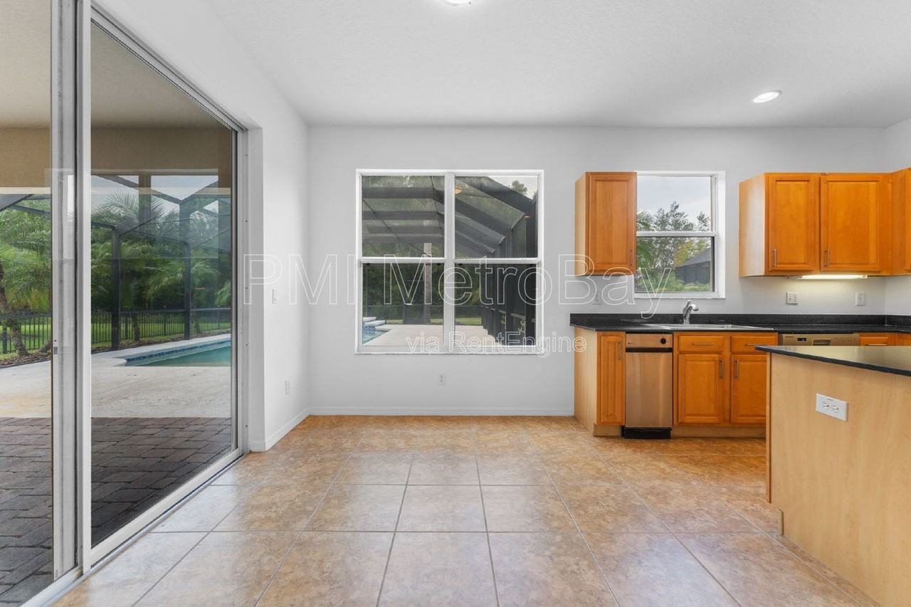 10886 Cory Lake Dr - Photo 4 of 50