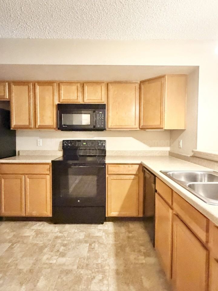 2486 Astrozon Cir - Photo 4 of 16