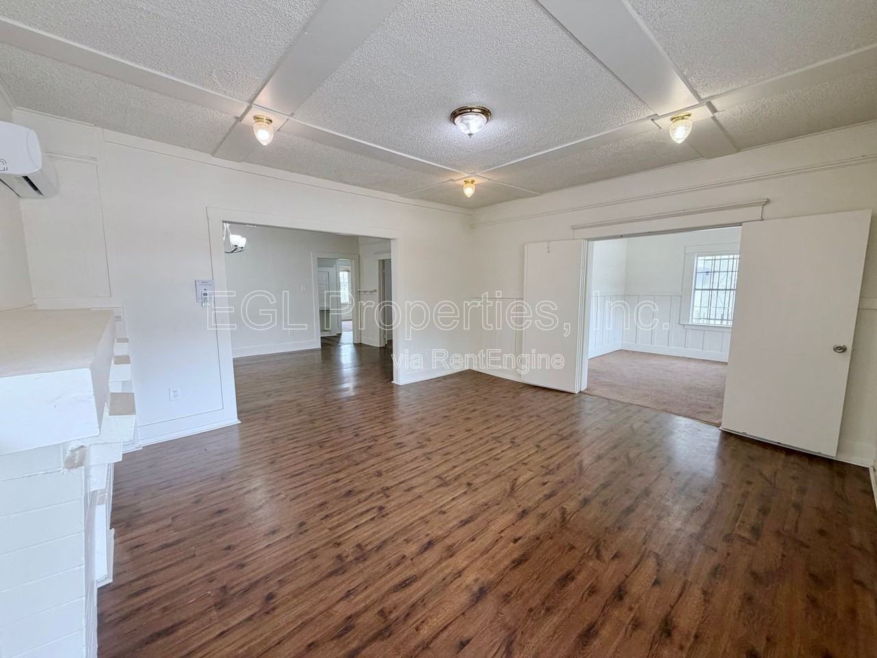 860 W 56th St - Photo 2 of 27