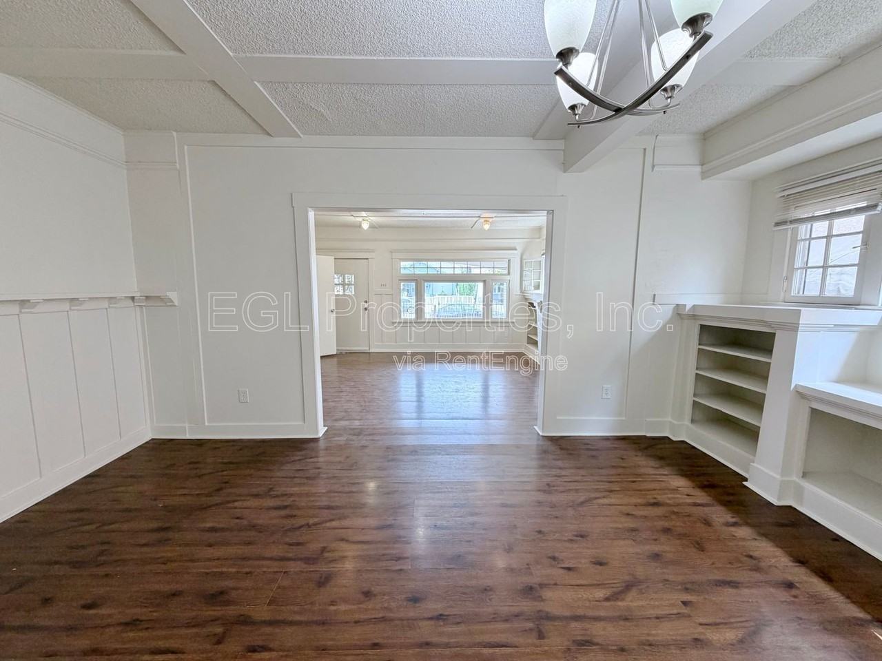 860 W 56th St - Photo 5 of 27