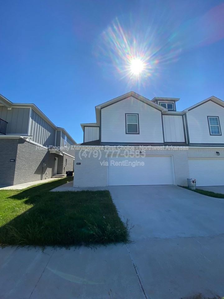4211 W Santa Fe St #1 - Photo 2 of 50
