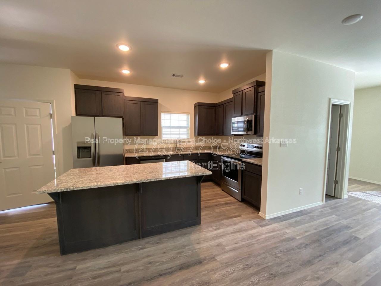 4211 W Santa Fe St #1 - Photo 3 of 50