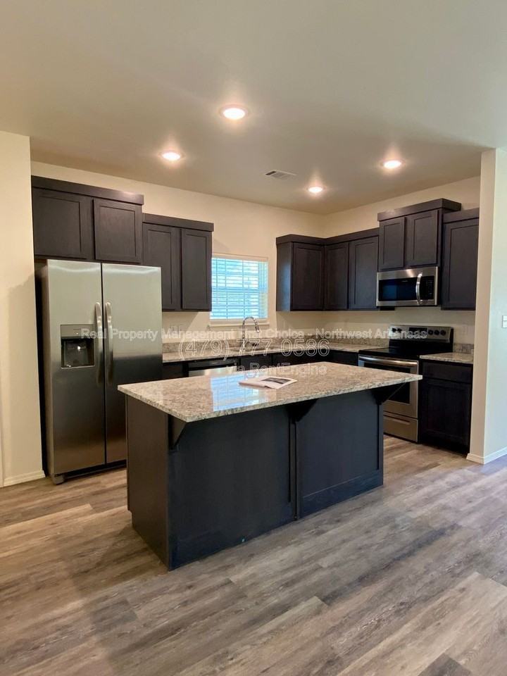 4211 W Santa Fe St #1 - Photo 7 of 50