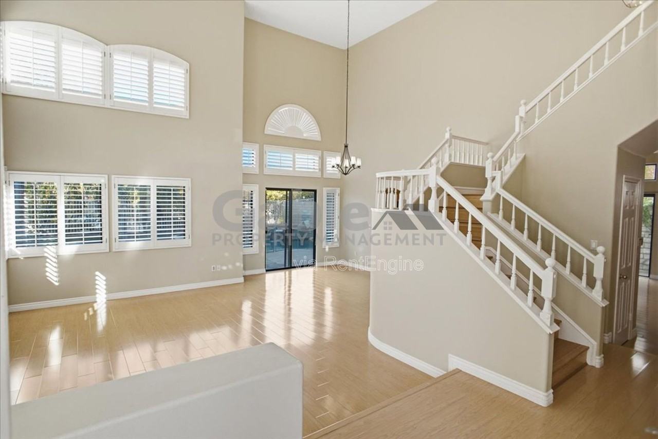 25344 Irving Ln - Photo 2 of 26