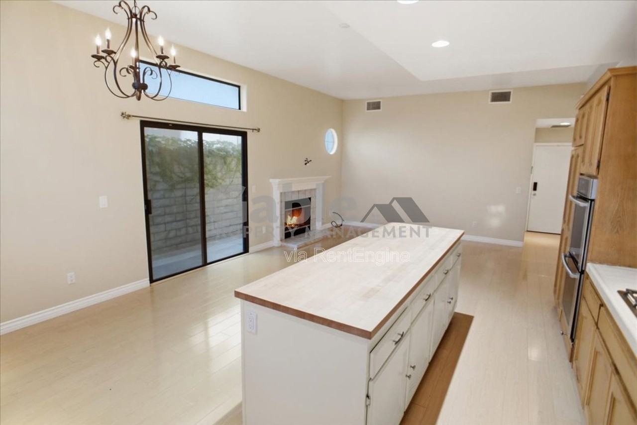 25344 Irving Ln - Photo 6 of 26