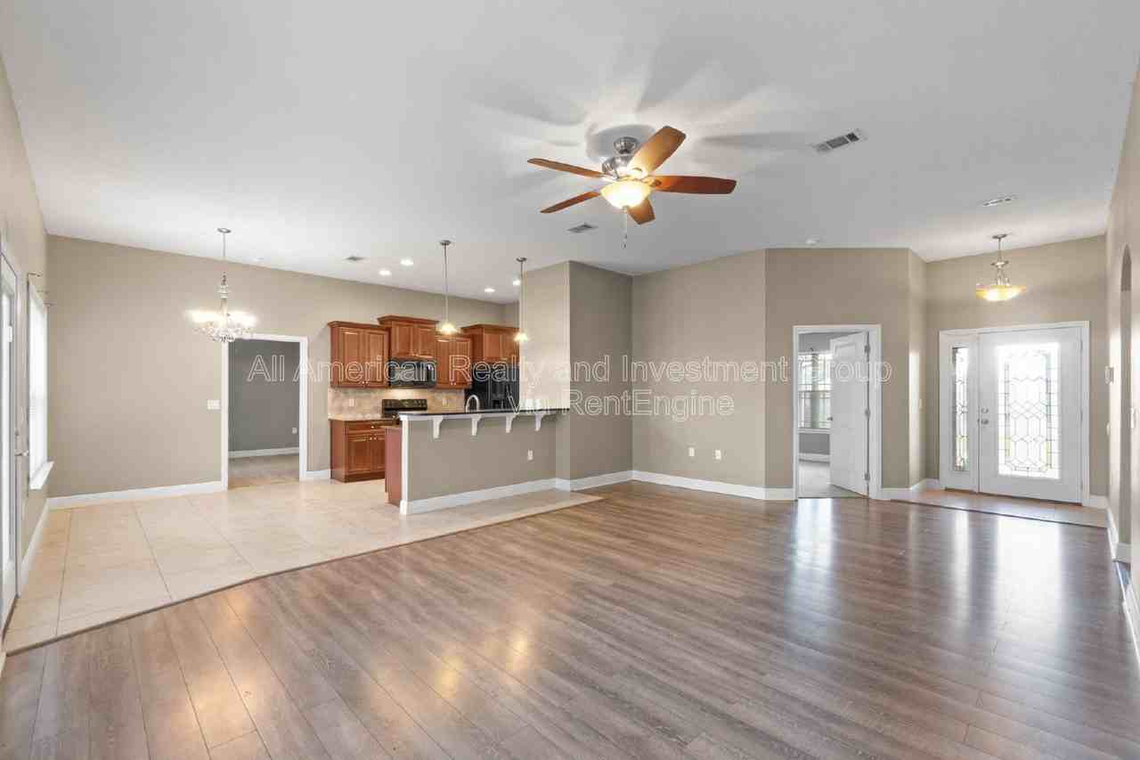 247 Terrance Ln - Photo 5 of 26