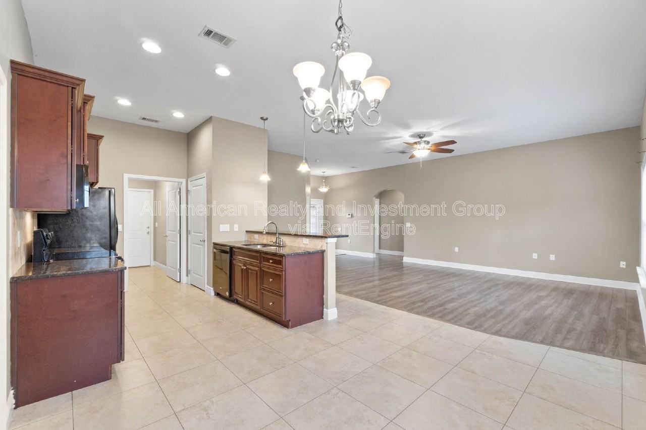 247 Terrance Ln - Photo 6 of 26