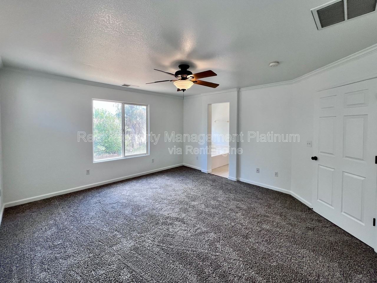 6054 E Hampton Way - Photo 5 of 30