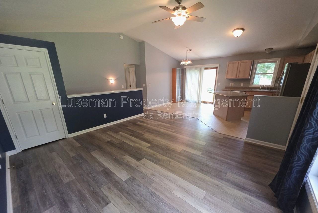 5635 Monticello Ave - Photo 4 of 13