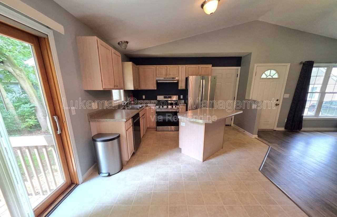 5635 Monticello Ave - Photo 5 of 13