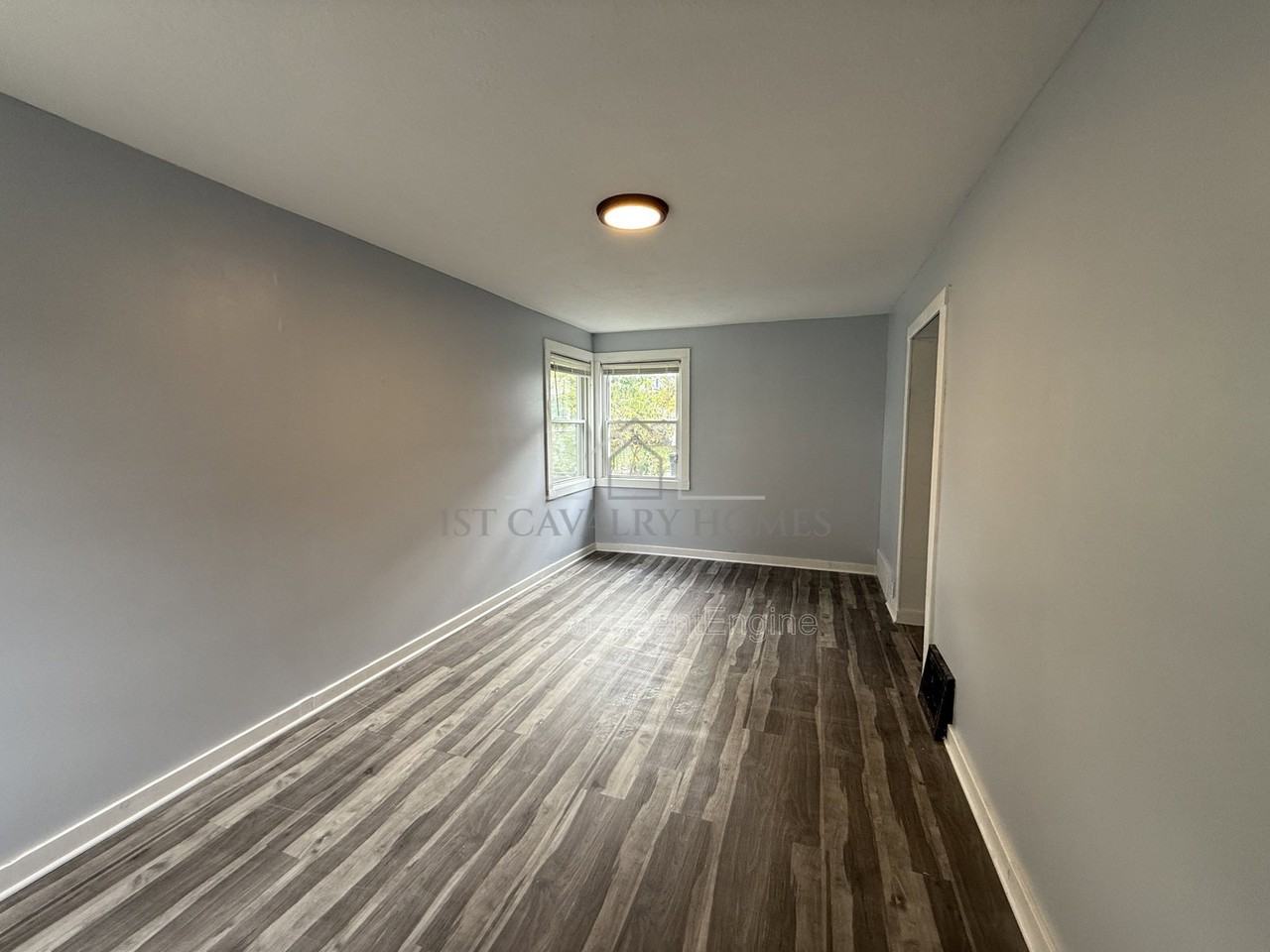 1305 Curtis St - Photo 6 of 17